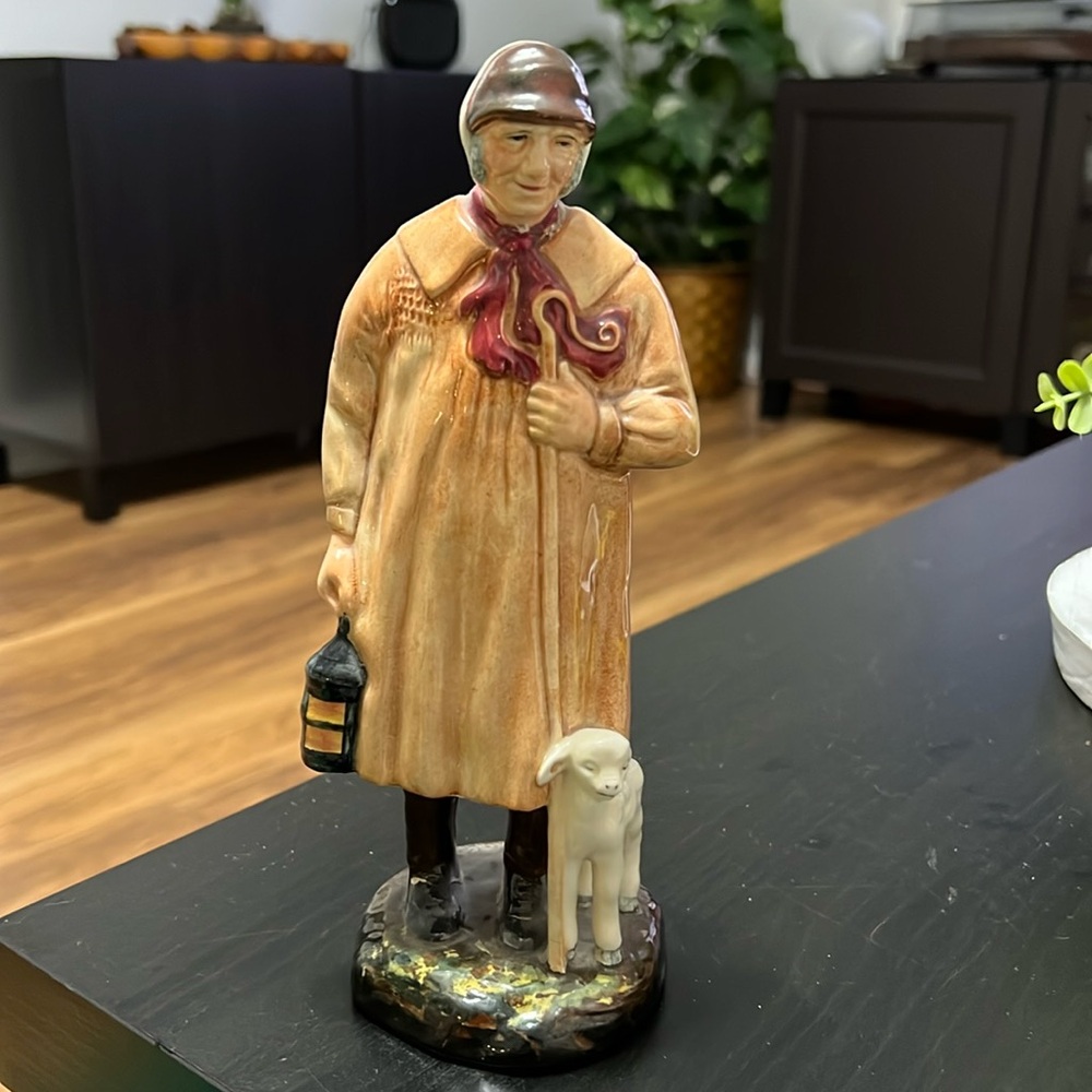 Royal Doulton The Shepherd Figurine HN 1975 -- 8 3/4"